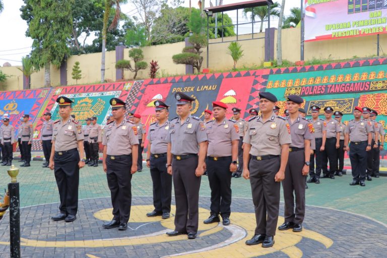Puluhan Anggota Polres Tanggamus Naik Pangkat