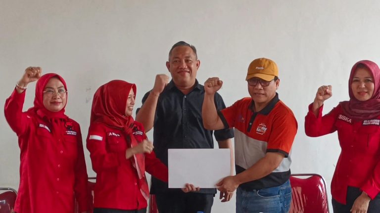 Ultah Ke-57, dr. Wahdi Siradjuddin Dapat Kado Spesial dari PDIP