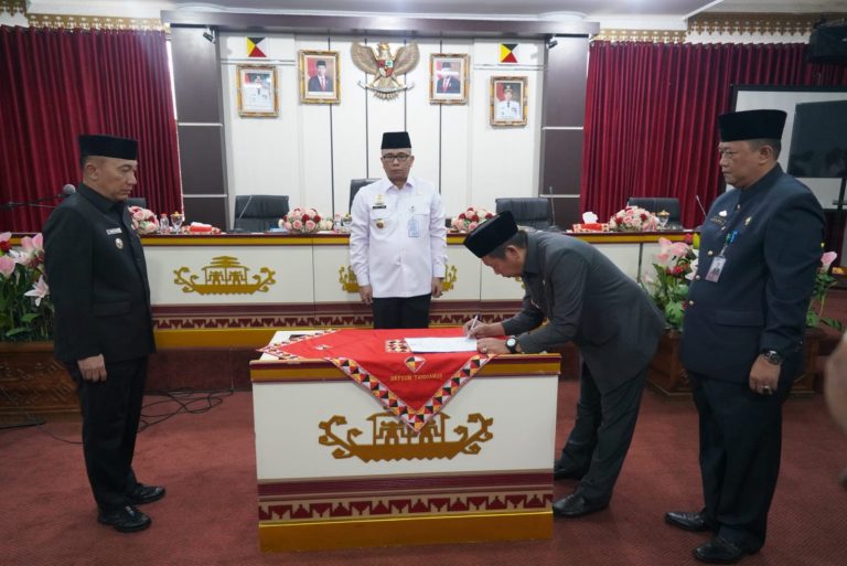 Pj Bupati Tanggamus Lantik Plh Sekdakab