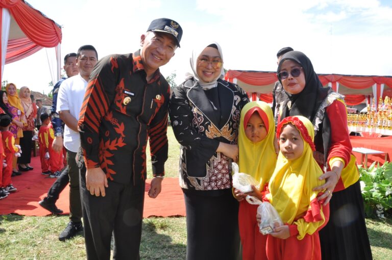 Pj. Bupati Tanggamus Buka Festival Drumband Satuan Pendidikan 2024 di Pugung