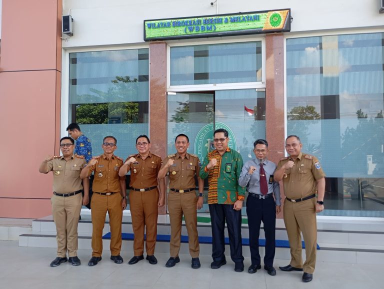 Pjs Wali Kota Metro Sambangi Polres dan Pengadilan