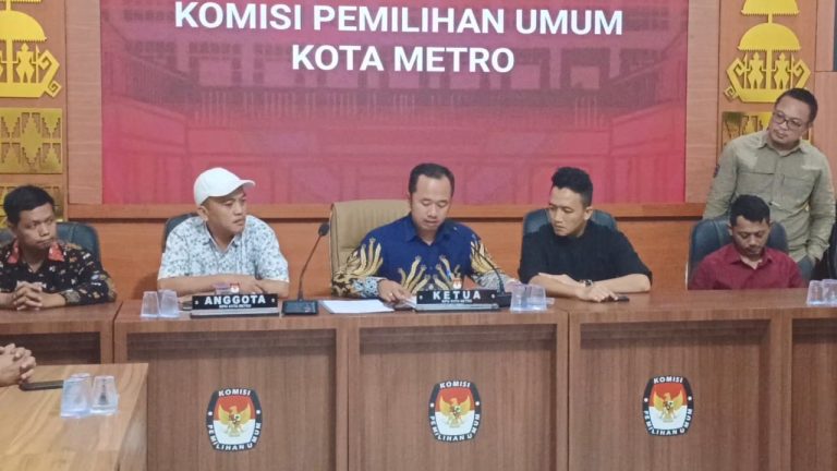 Resmi! KPU Metro Cabut Diskualifikasi Wahdi-Qomaru di Pilkada 2024