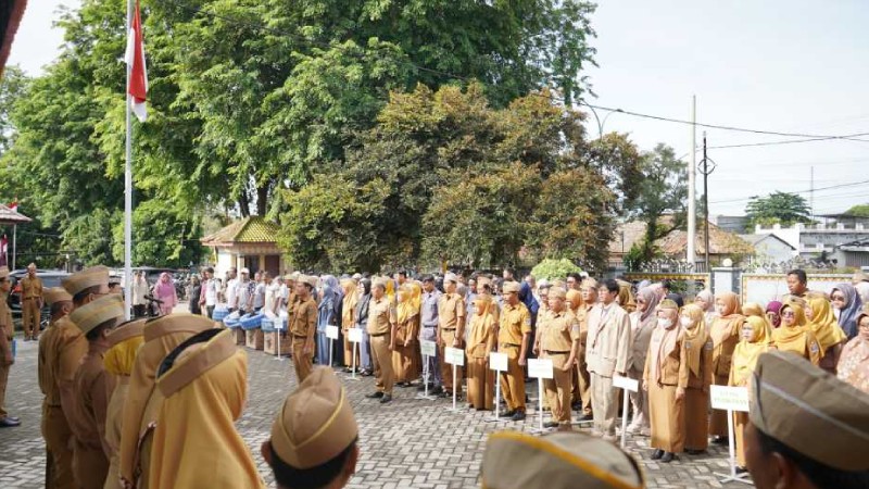 Wali Kota Salurkan Bantuan ke Poktan, Poknak dan Pembudidaya Ikan di Metro
