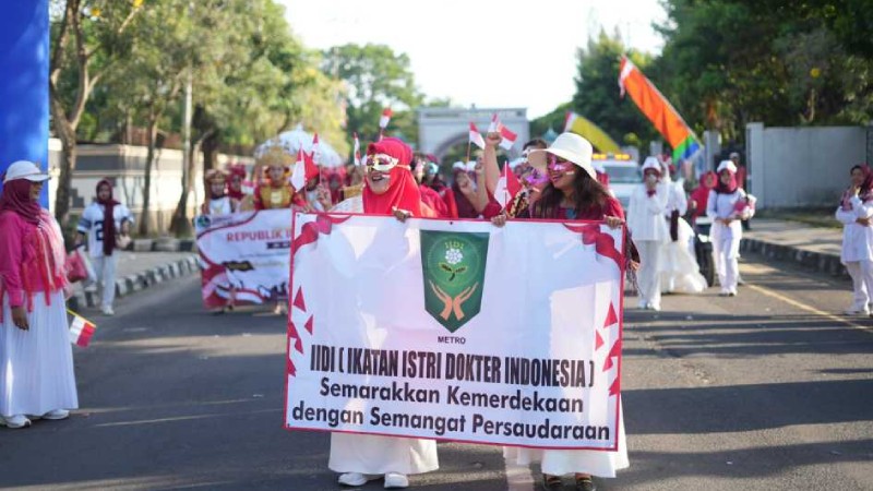 Wakil Wali Kota Metro Lepas Peserta Karnaval GOW Meriahkan HUT RI
