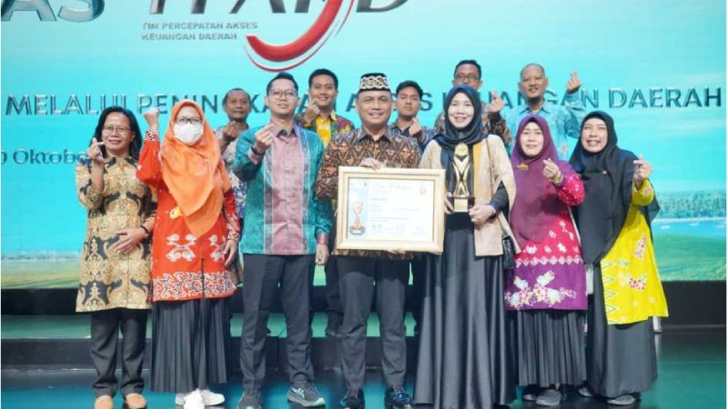Pemkot Metro raih penghargaan TPAKD Award